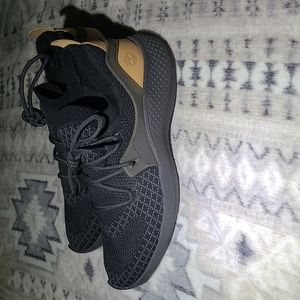 MEN'S FLYROAM™ GO KNIT SNEAKERS